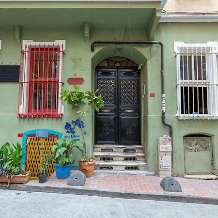 Renovated Apartment At The Heart Of Istanbul With Huge Terrace Kültér fotó