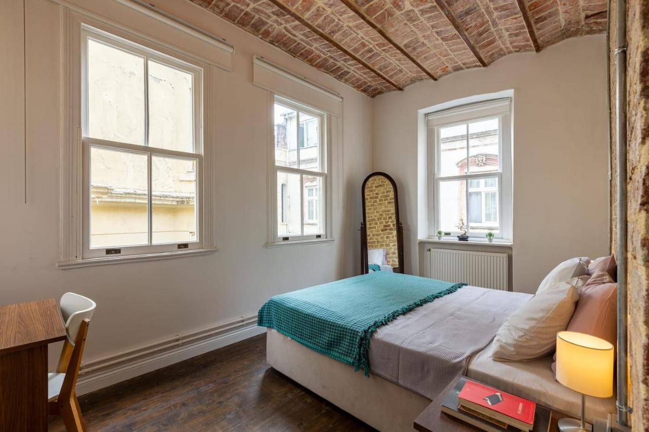 Renovated Apartment At The Heart Of Istanbul With Huge Terrace Kültér fotó