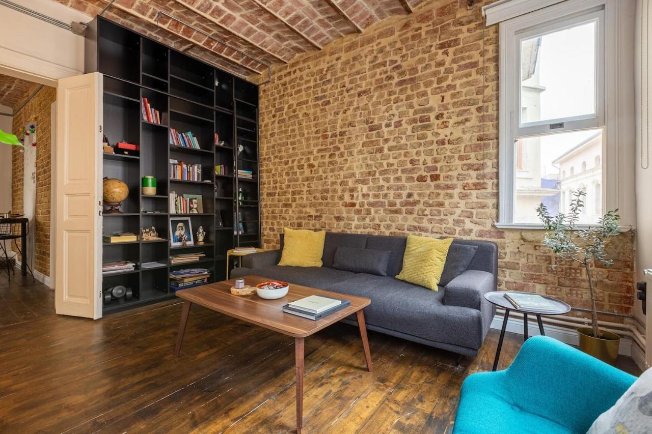 Renovated Apartment At The Heart Of Istanbul With Huge Terrace Kültér fotó