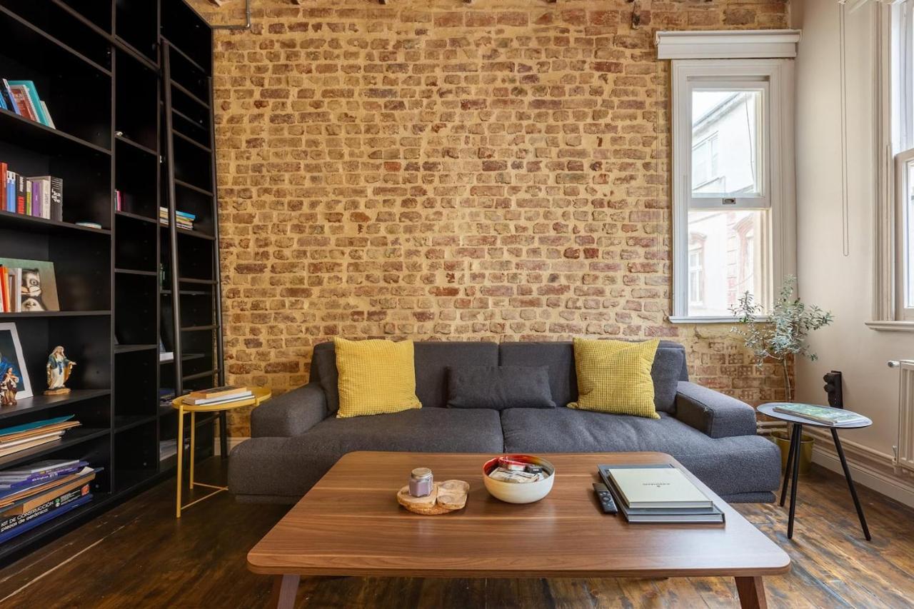 Renovated Apartment At The Heart Of Istanbul With Huge Terrace Kültér fotó